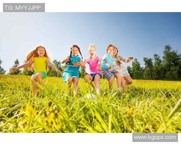 哪个足球明星与孩子共享快乐时光探寻他们的亲子生活与互动瞬间